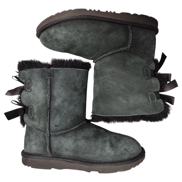 UGG Bailey Bow II Winter Boots Girls Size 3 Black Suede Faux Fur Lined Pull On - Picture 1 of 7